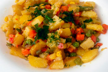 1250. Картофель, тушенный с овощами