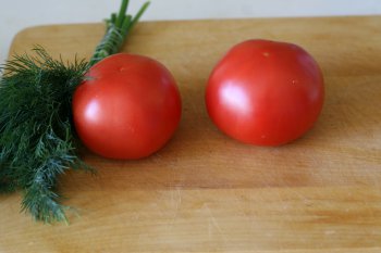 приготовить спелые помидоры