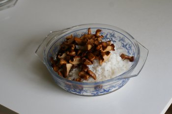 соединить грибы и рис