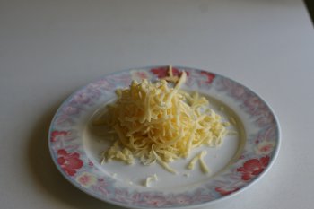 натереть сыр на мелкой терке