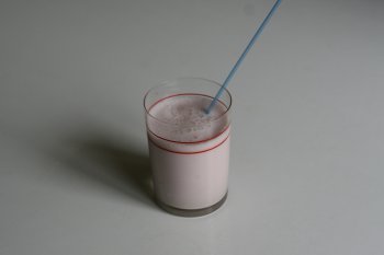 1969. Молочный напиток с фруктовым соком