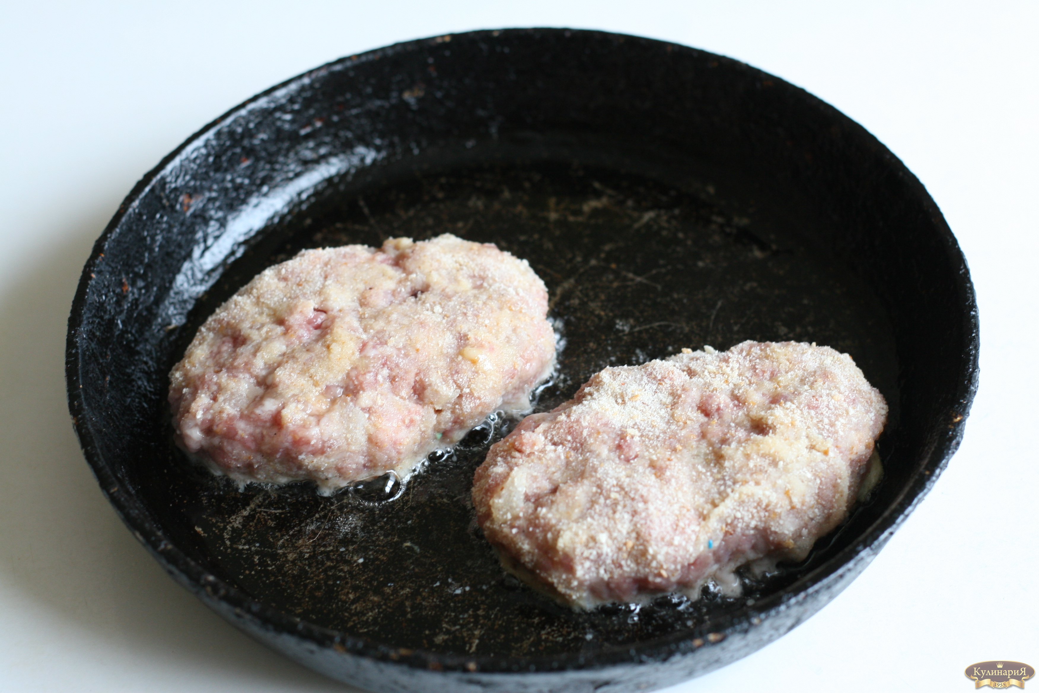 Что можно приготовить из шницеля из свинины на сковороде с фото