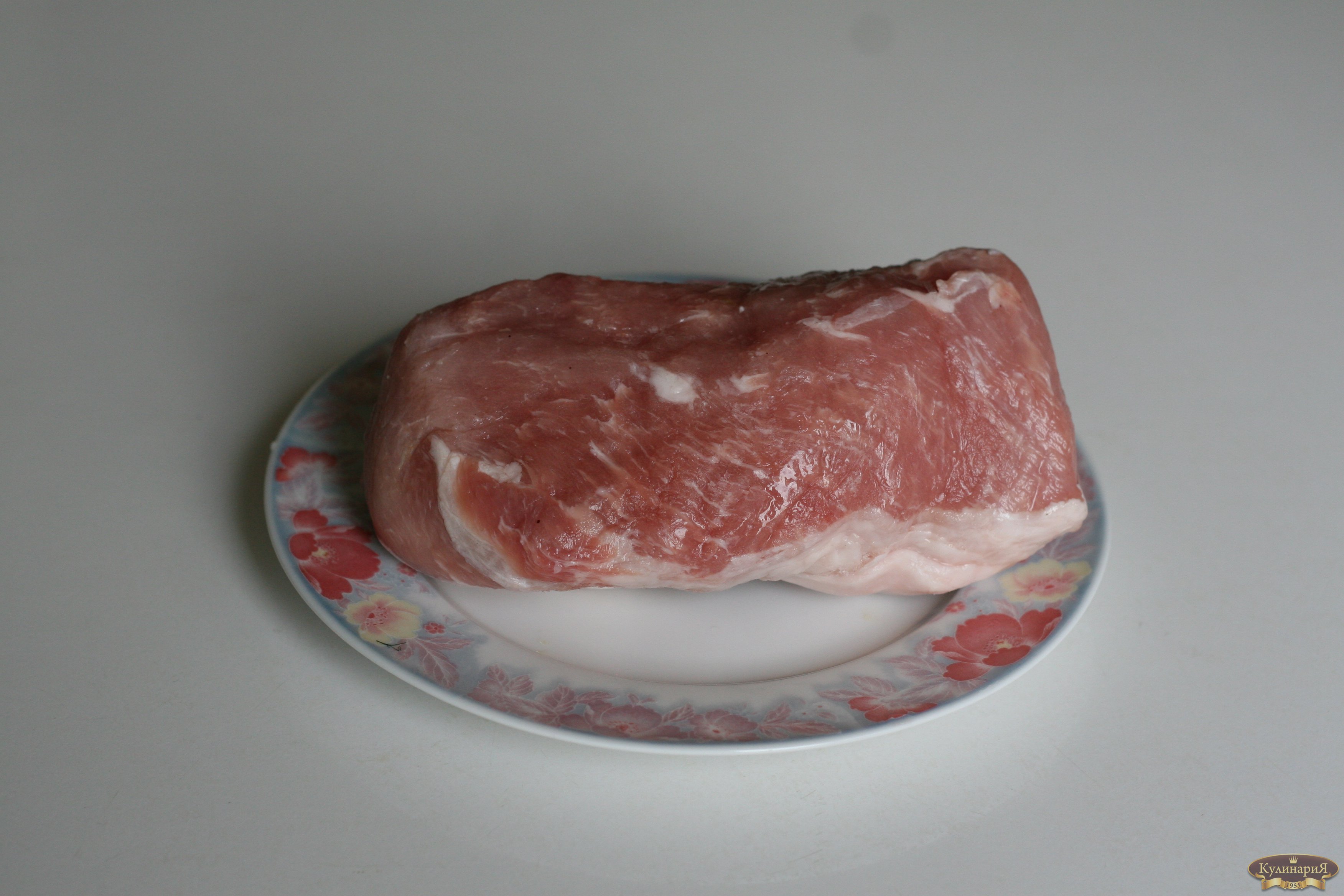 Сырое свиное мясо