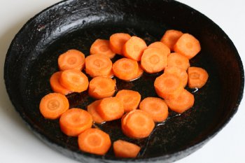 спассеровать морковь на жире