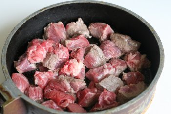 обжарить мясо с жиром
