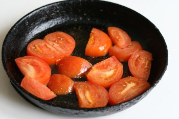 поджарить помидоры