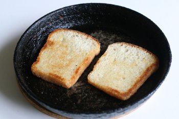 поджарить хлеб