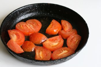 поджарить помидоры