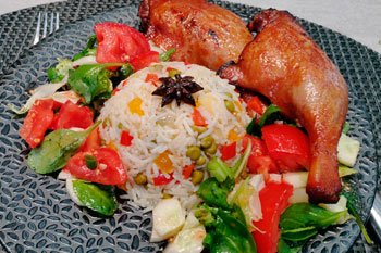 1172. Цыпленок, жаренный кусками, с рисом и помидорами