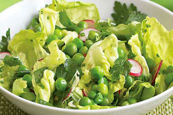 1440. Зеленый горошек с салатом